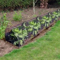 Kweektunnel Met Zwart Gaasnet - 45 × 45 × 300 Cm -Outdoor Tuinonderhoudswinkel kweektunnel met zwart gaasnet 1523605609 1 600